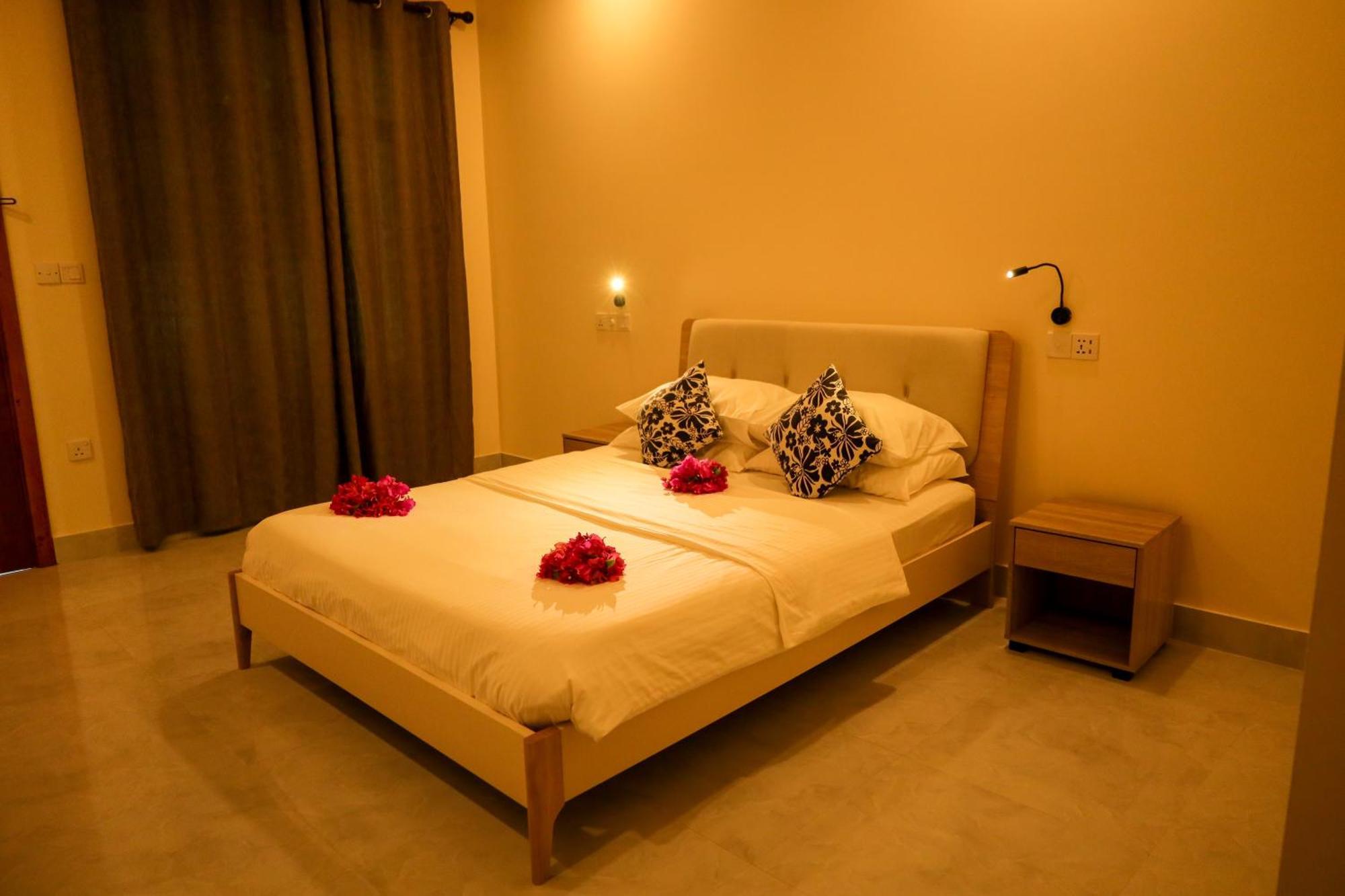 Charming Holiday Lodge- Addu Atoll Meedhoo, Maldives Kültér fotó