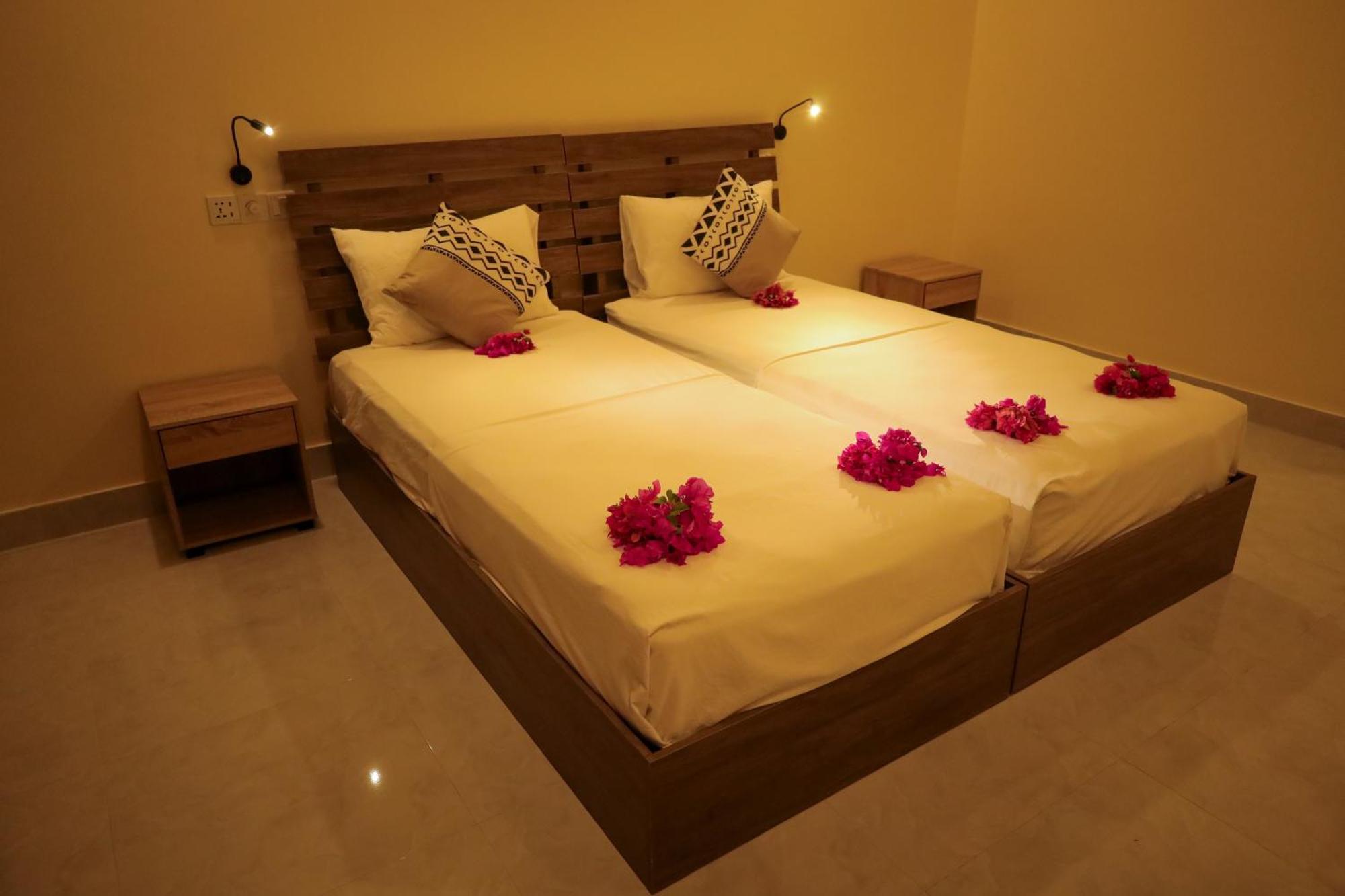 Charming Holiday Lodge- Addu Atoll Meedhoo, Maldives Kültér fotó