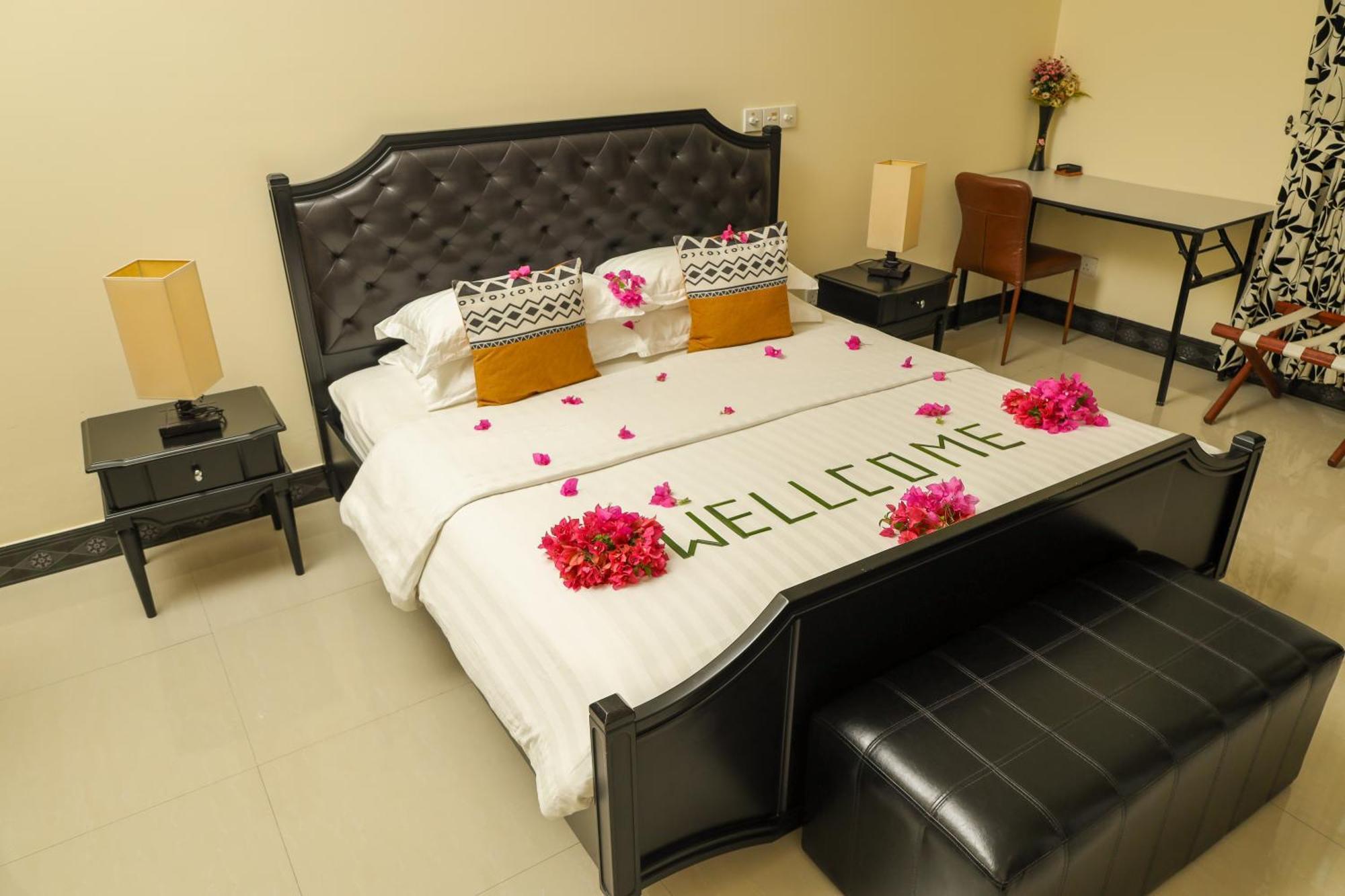 Charming Holiday Lodge- Addu Atoll Meedhoo, Maldives Kültér fotó